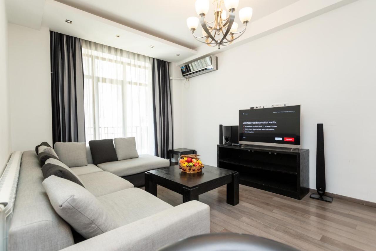 Two Bedroom Apartment In The City Center Tbilisi Exterior photo